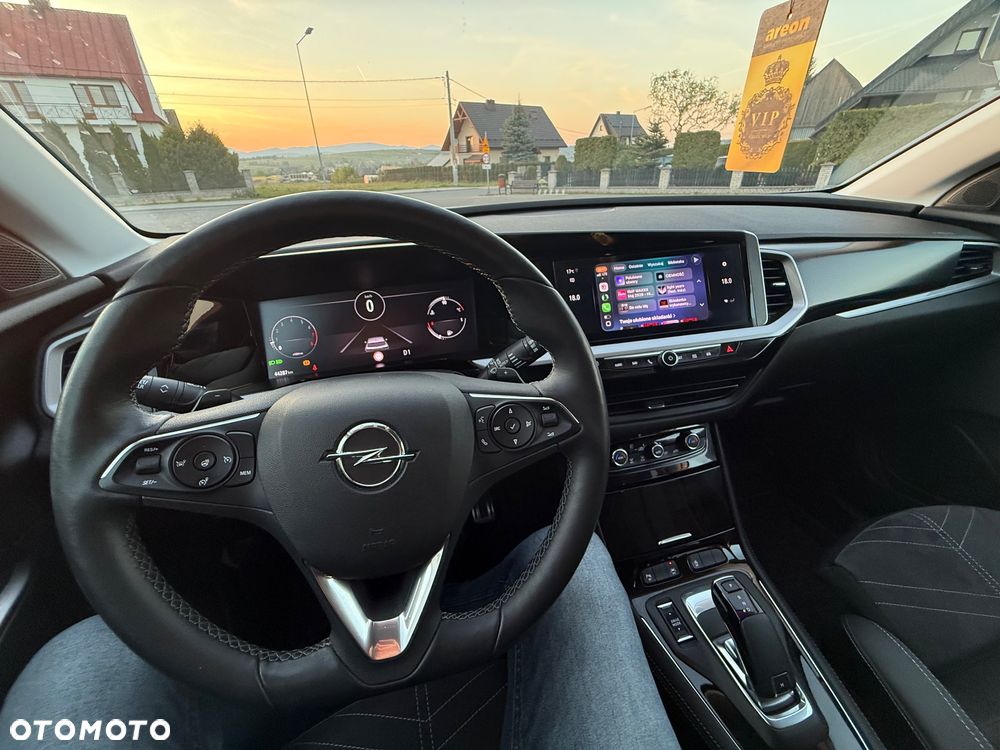 Opel Grandland 1.2 T GS S&S - 10