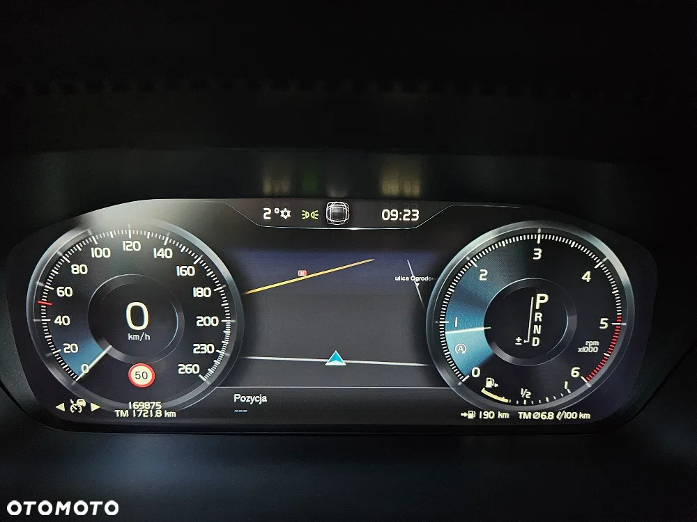 Volvo V90 Cross Country D4 AWD Geartronic Pro - 17