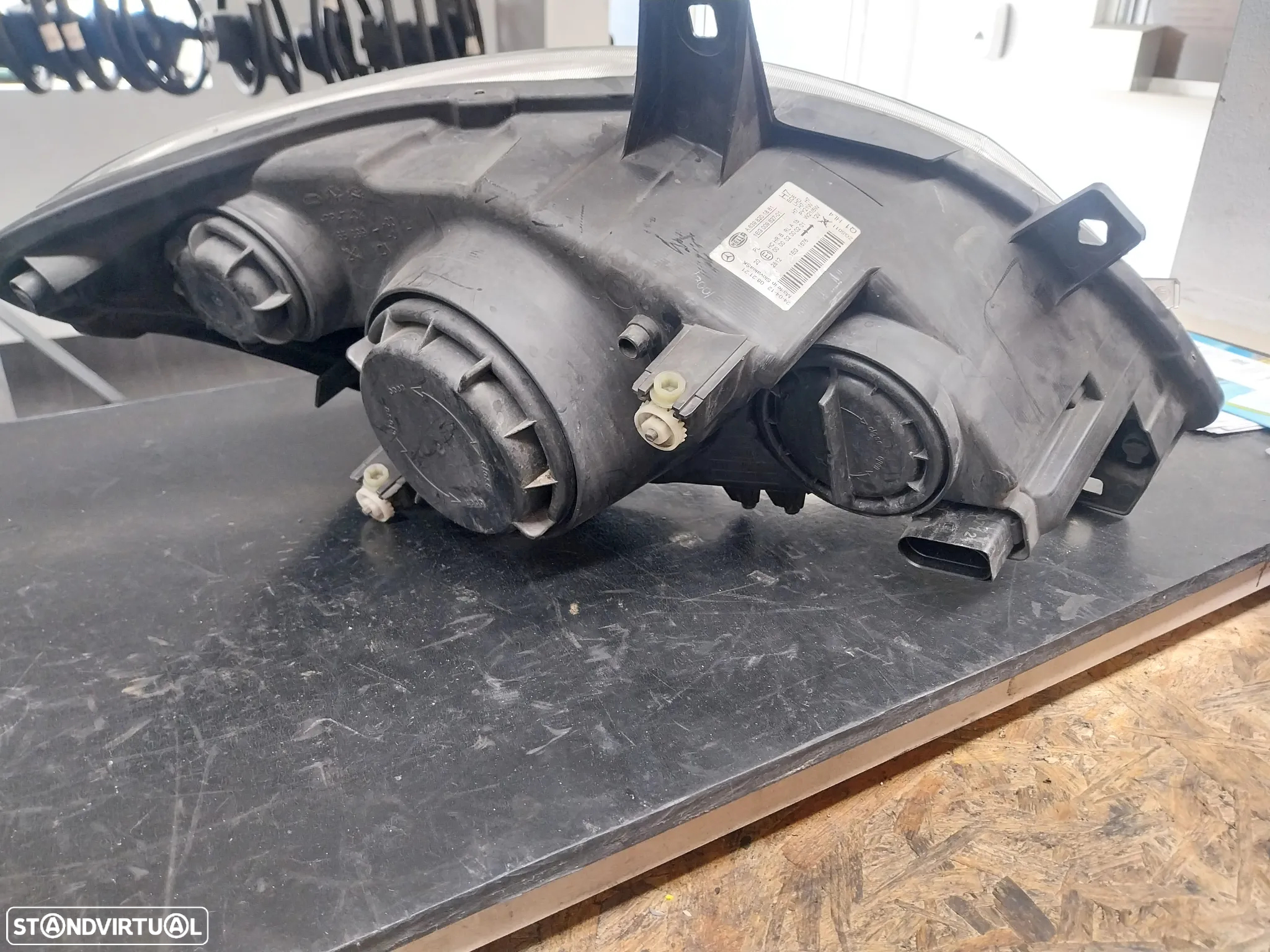 Farol frente esquerdo Mercedes-Benz Vito/Viano Ref: A6398201861 - 4