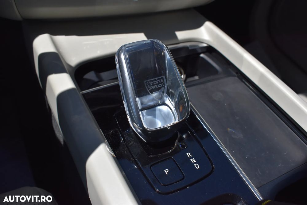 Volvo XC 60 Recharge T8 AWD AT Plus Bright - 19
