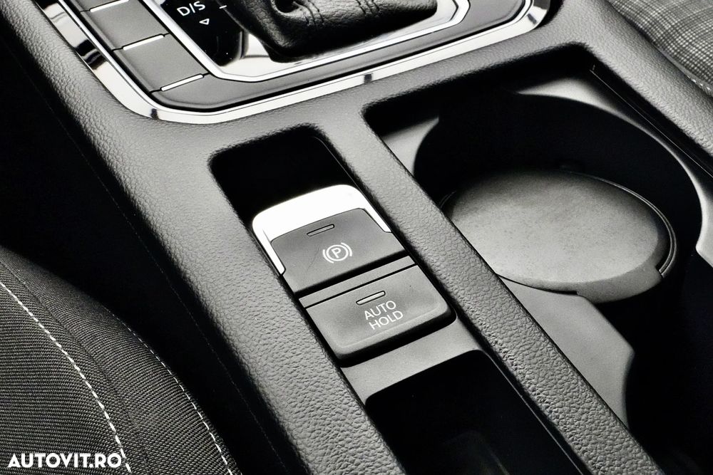 Volkswagen Passat 2.0 TDI DSG Comfortline - 31