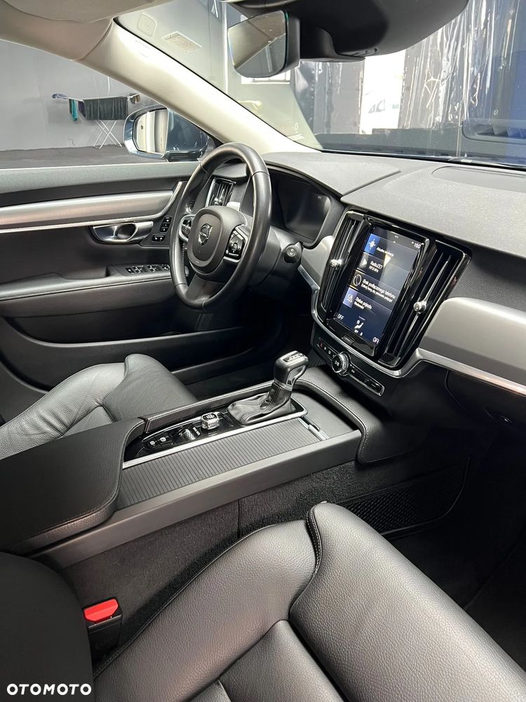 Volvo V90 D4 Momentum - 16