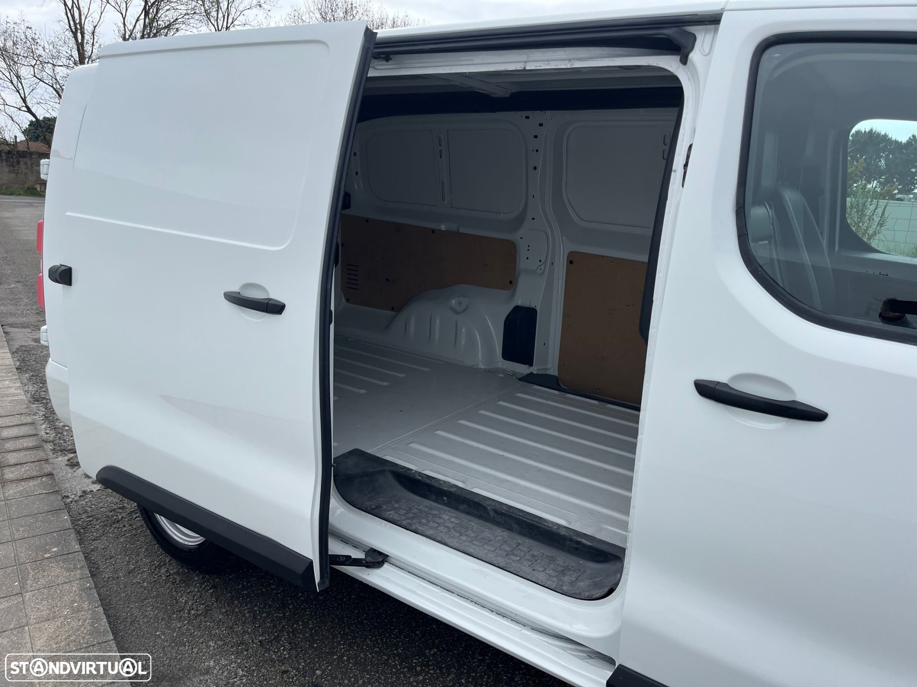 Citroën Jumpy Confort Plus XL BlueHDi 120 Business - 34