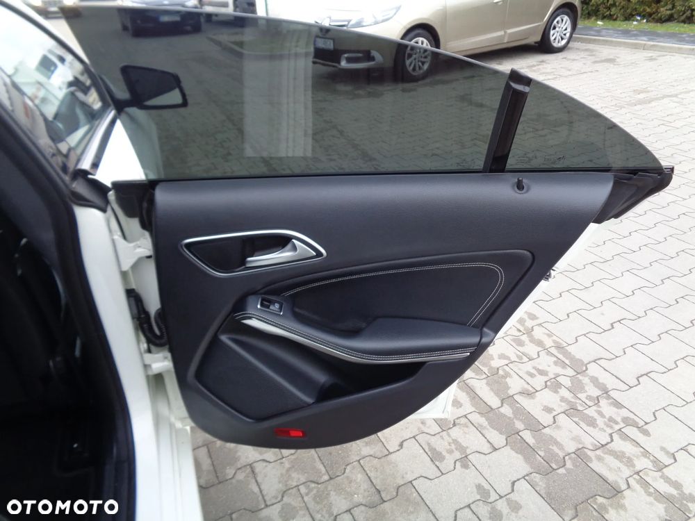 Mercedes-Benz Klasa A 180 Activity Edition - 19
