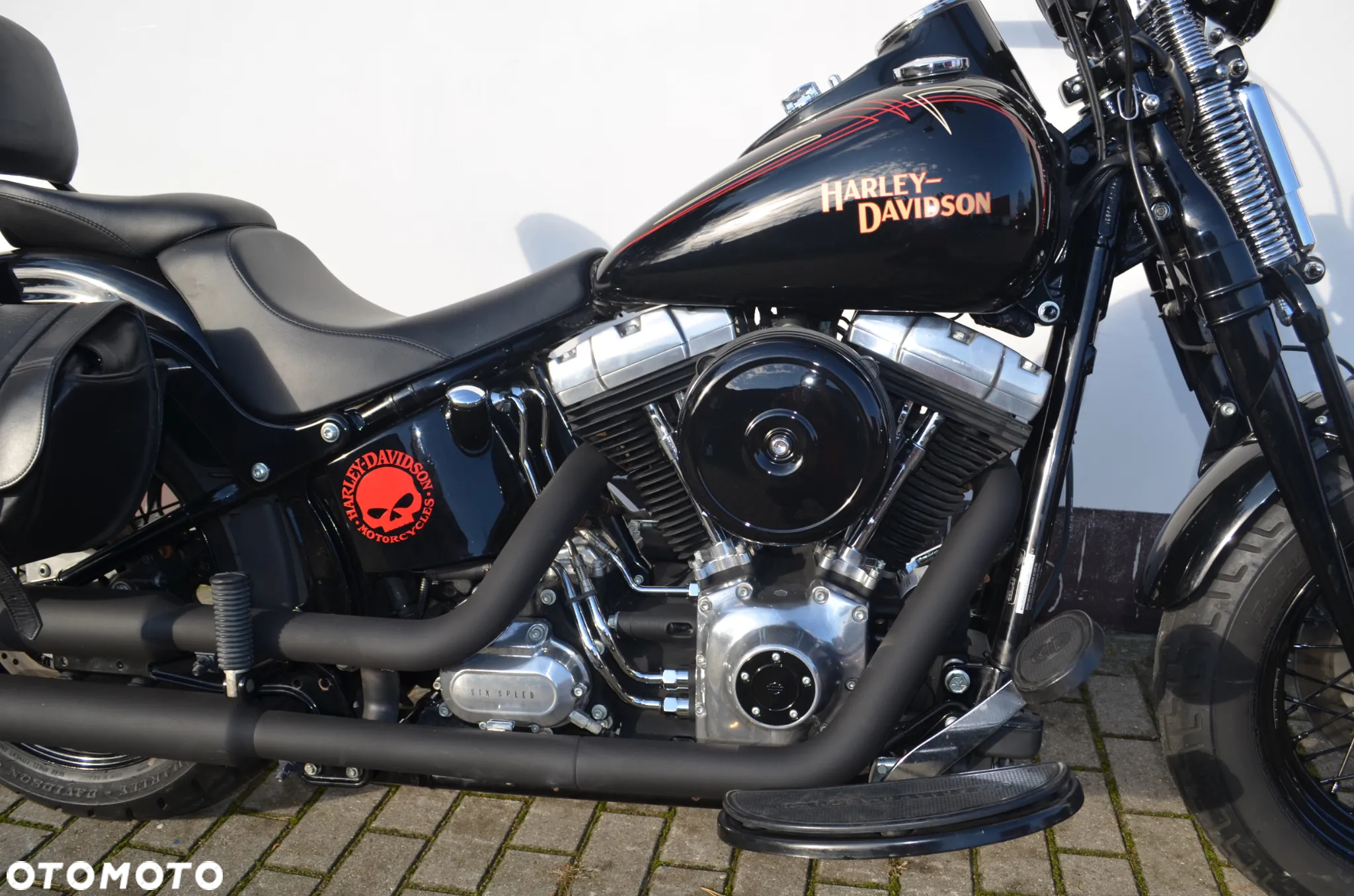 Harley-Davidson Softail Cross Bones - 4