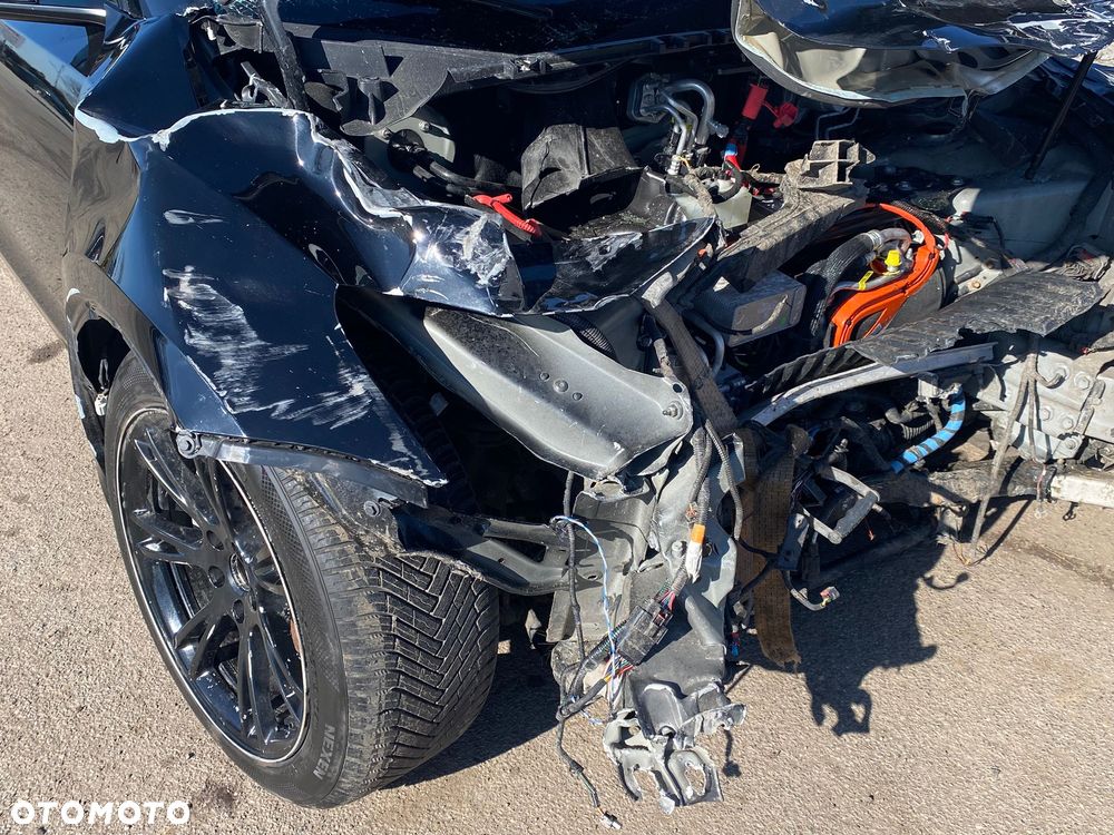 Tesla Y Long Range Dual Motor AWD - 6