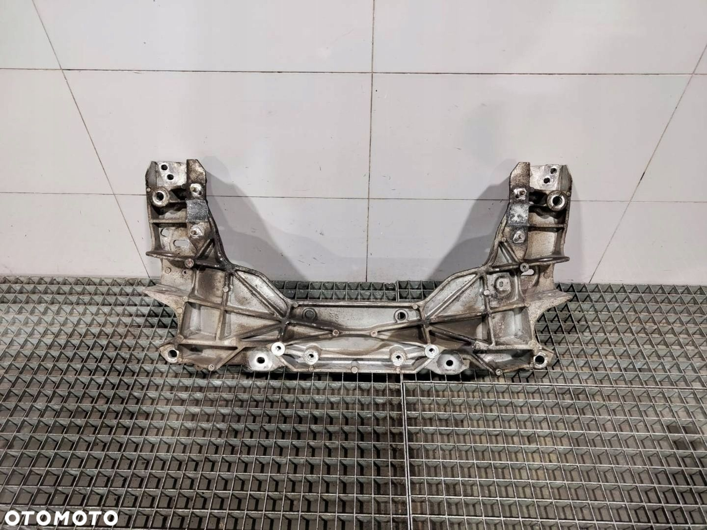 BELKA SANKI KOŁYSKA PRZÓD PRZEDNIA INFINITI Q50 2.2 D CDI - 2