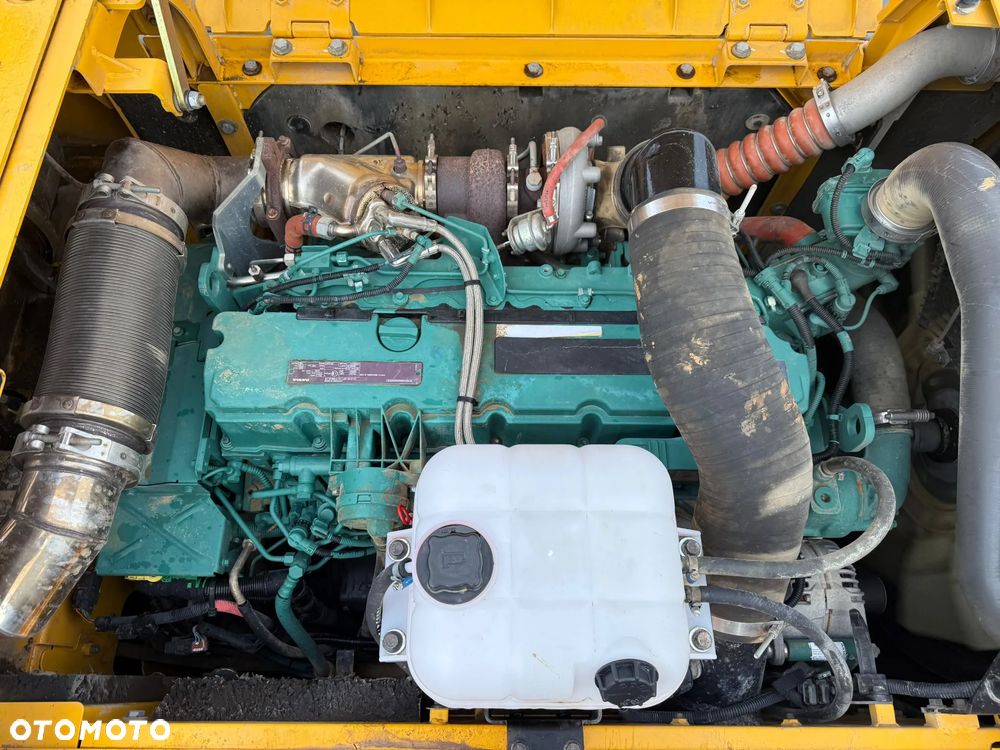 Volvo EC250DL - 18