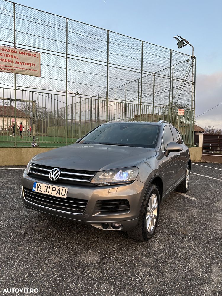 Volkswagen Touareg - 1