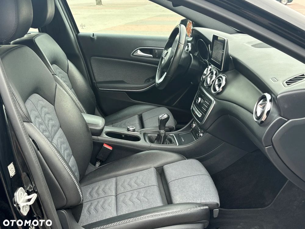 Mercedes-Benz GLA - 31