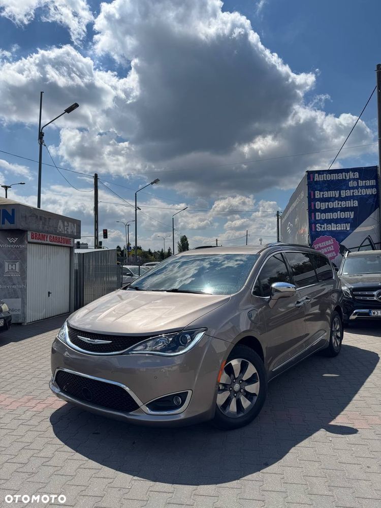 Chrysler Pacifica - 2