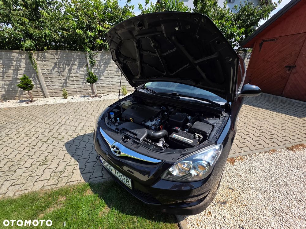 Hyundai i30 i30cw 1.6 CRDi Automatik Comfort - 11