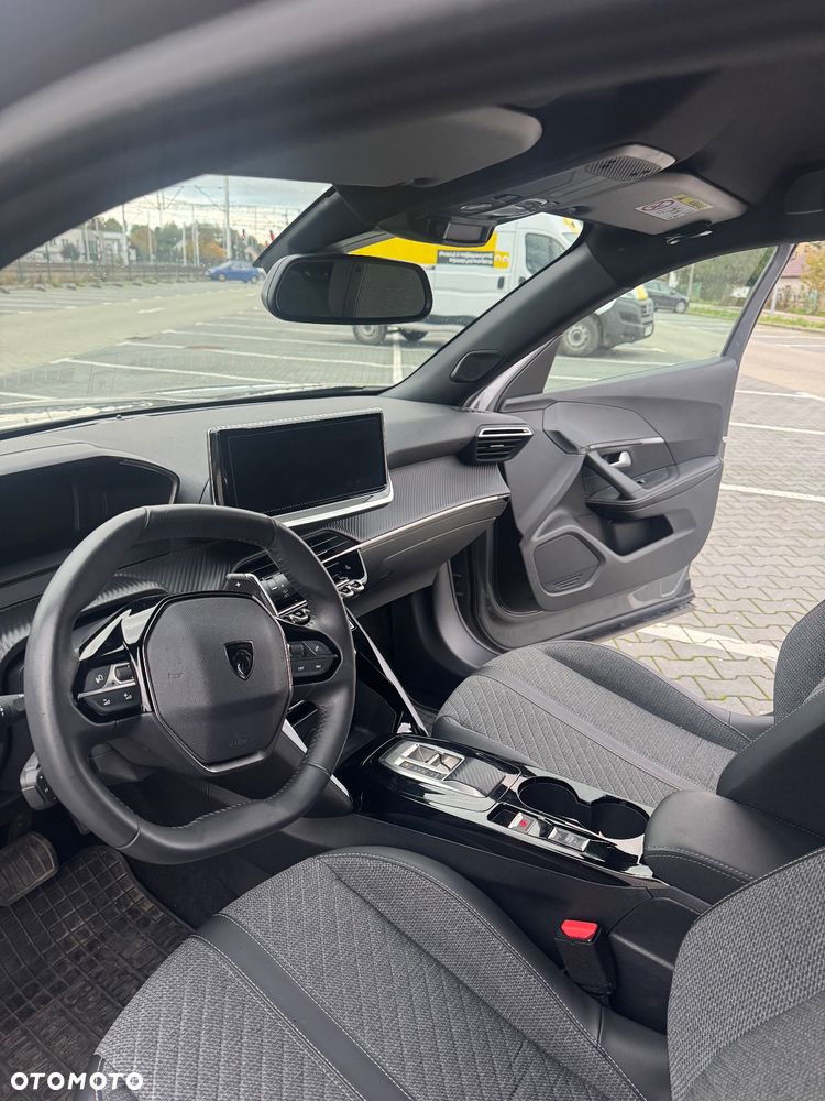 Peugeot 2008 1.2 PureTech Allure S&S EAT8 - 11