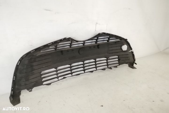 Grila Centrala Radiator Originala In Stare Buna Toyota  Yaris  XP130 [ - 5