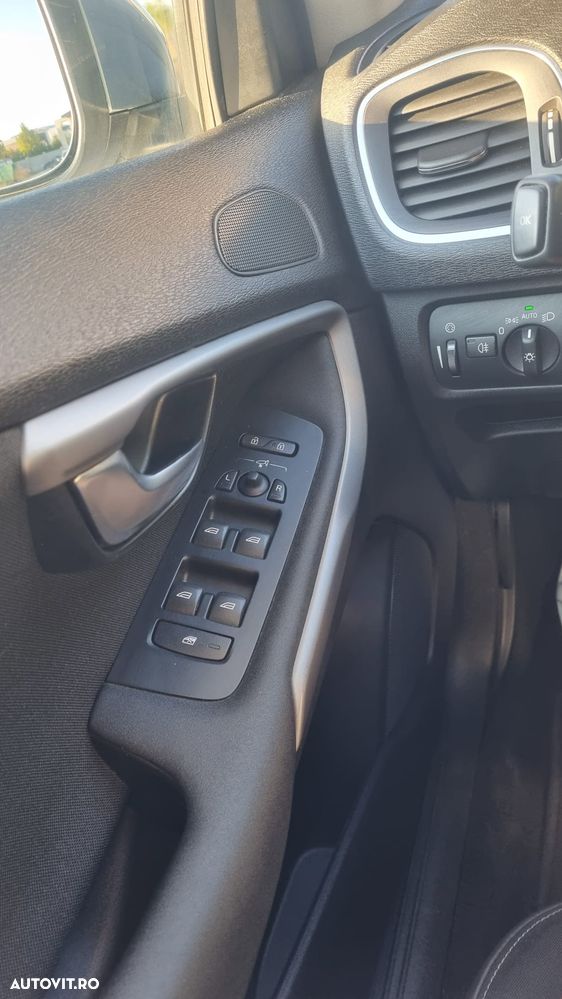 Volvo V40 D2 - 8
