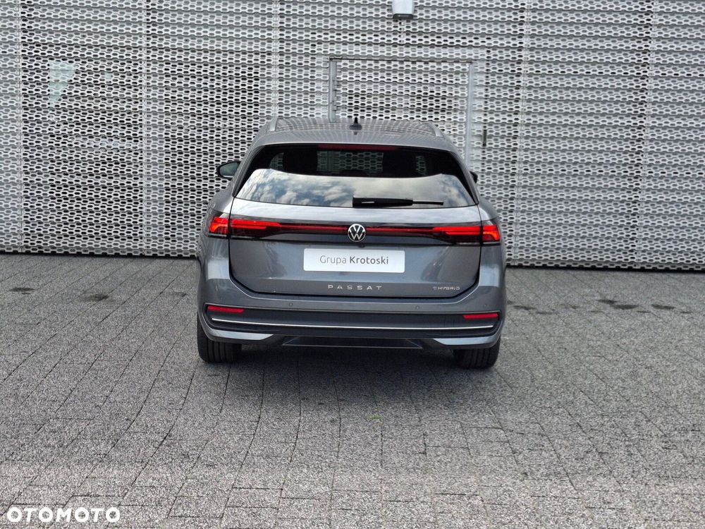 Volkswagen Passat - 8