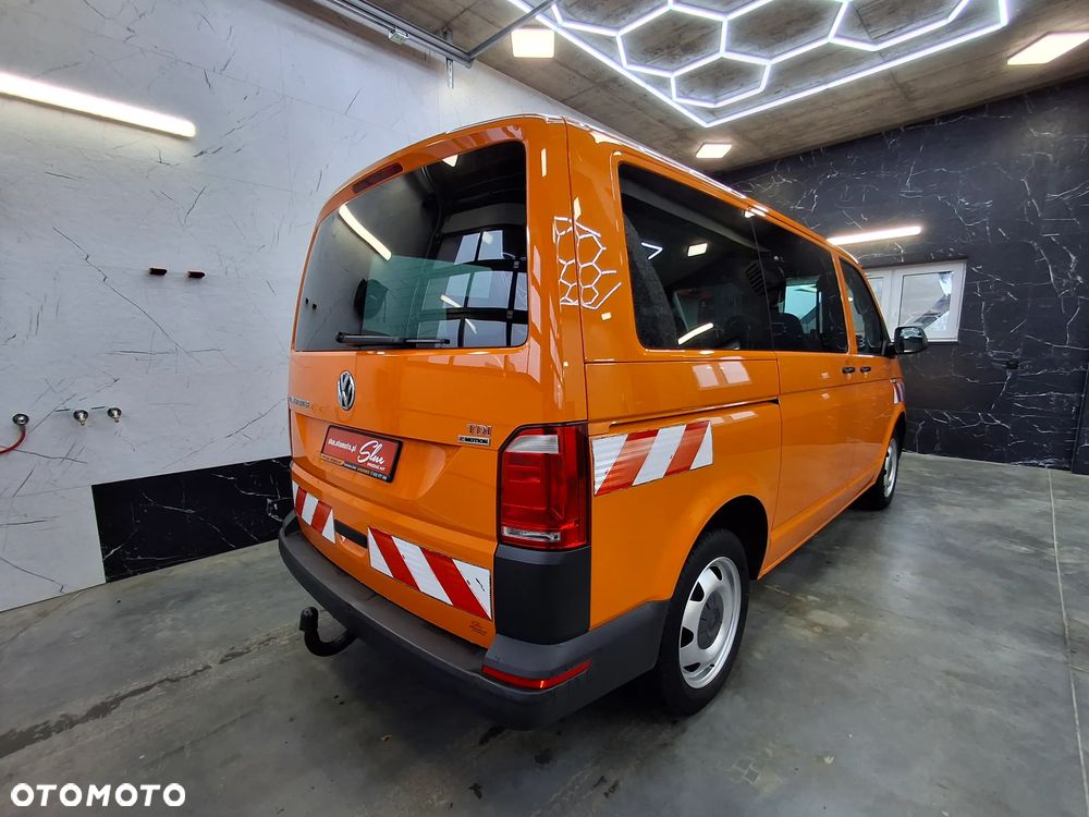 Volkswagen T6 Tansporter 4 MOTION Napęd 4x4 Webasto Klimatyzacja Grzane Fotele Hak Najmocniejsza Wersja 204 KM Pomarańczowy Służba Drogowa 9 Miejsc W Dowodzie - 2