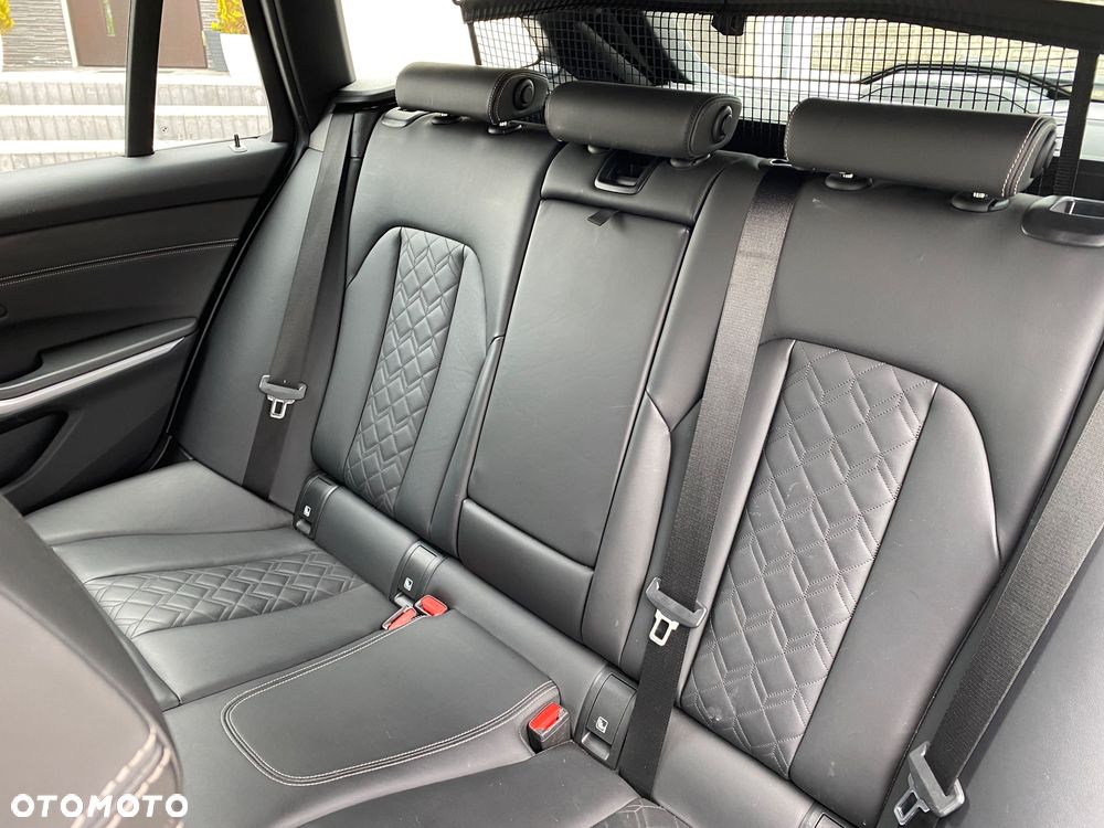 BMW Seria 3 M340d xDrive - 23