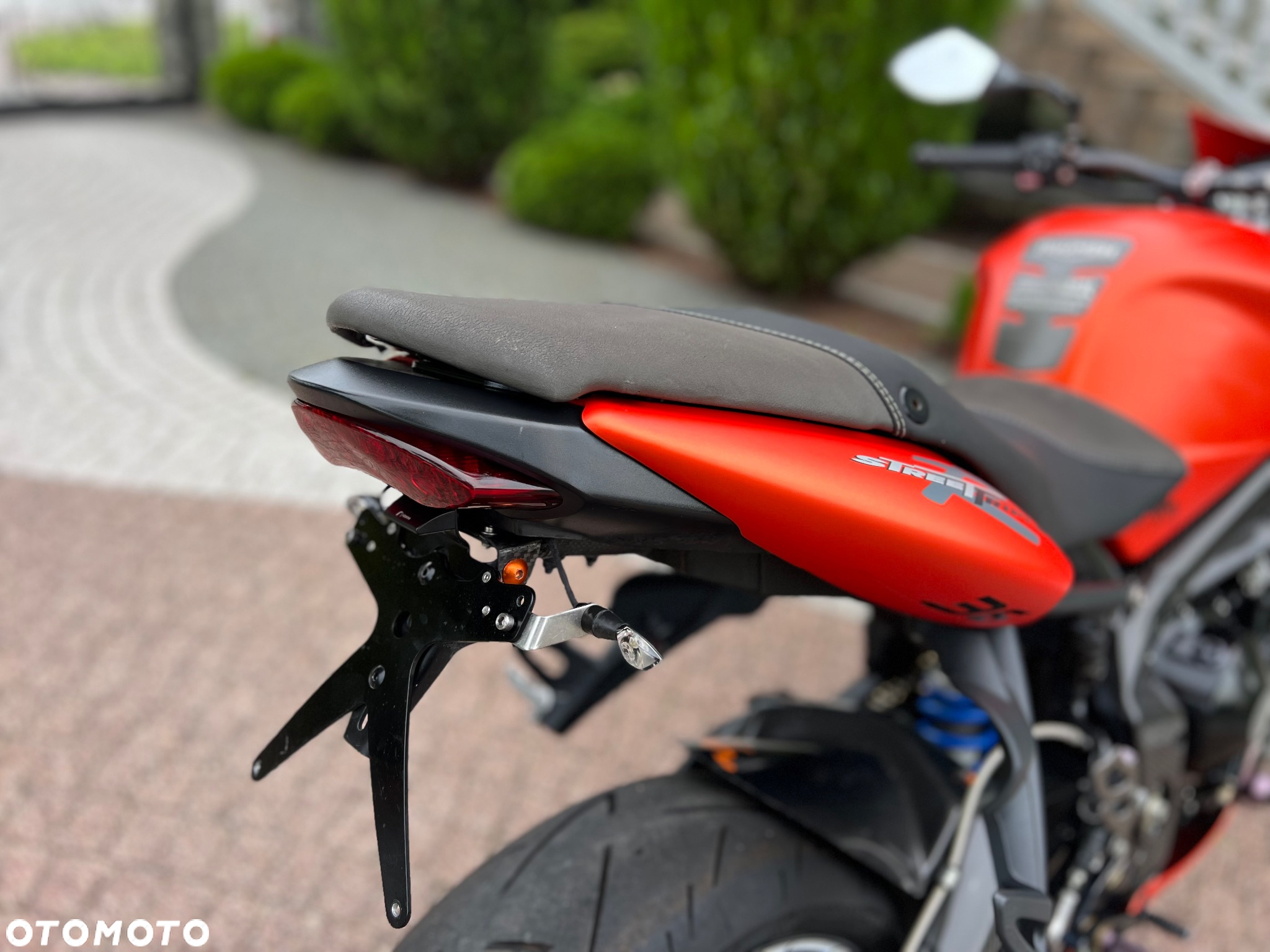 Triumph Street Triple - 10