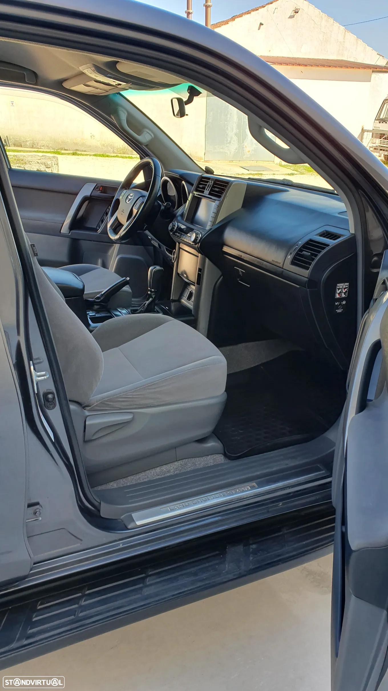 Toyota Land Cruiser Prado - 11