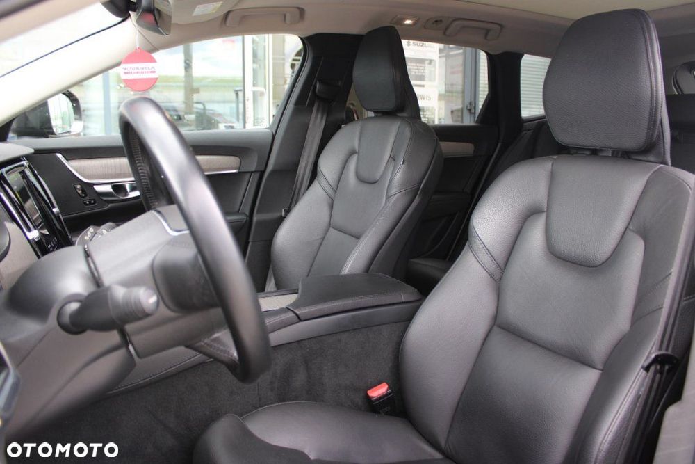 Volvo V90 Cross Country - 12