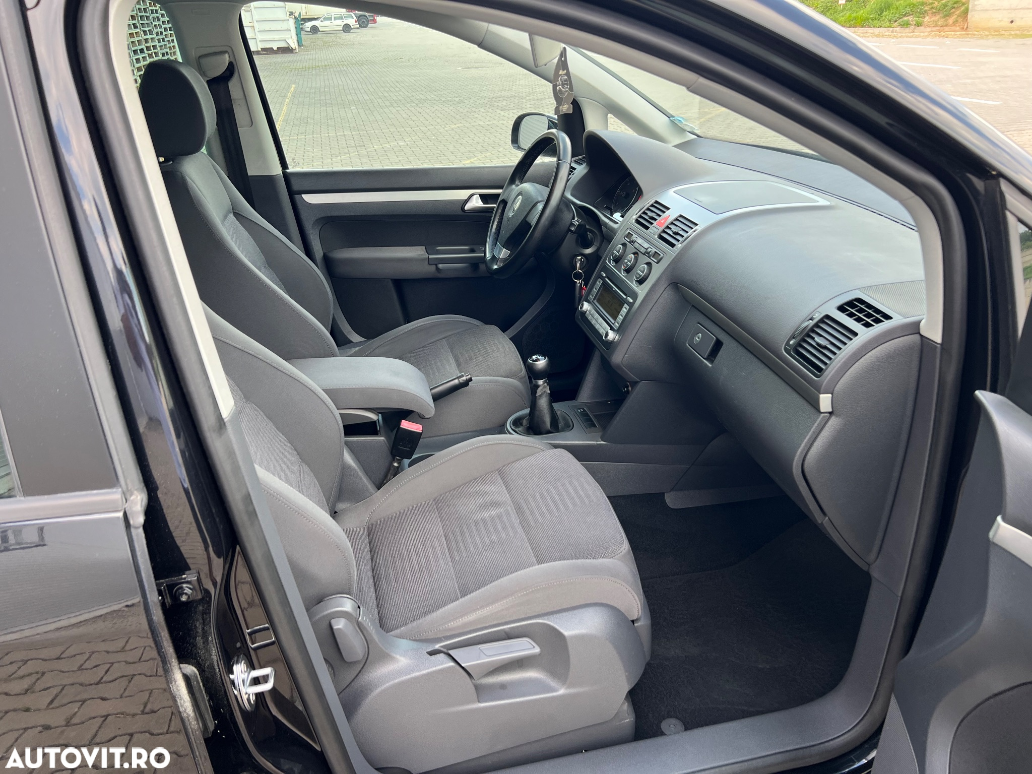 Volkswagen Touran 2.0 TDI Comfortline - 11