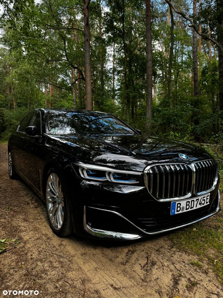 BMW Seria 7 745e - 2
