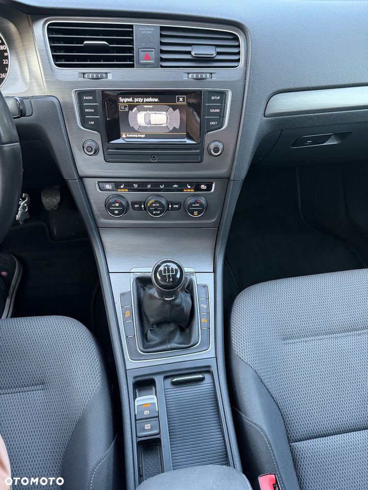 Volkswagen Golf - 20