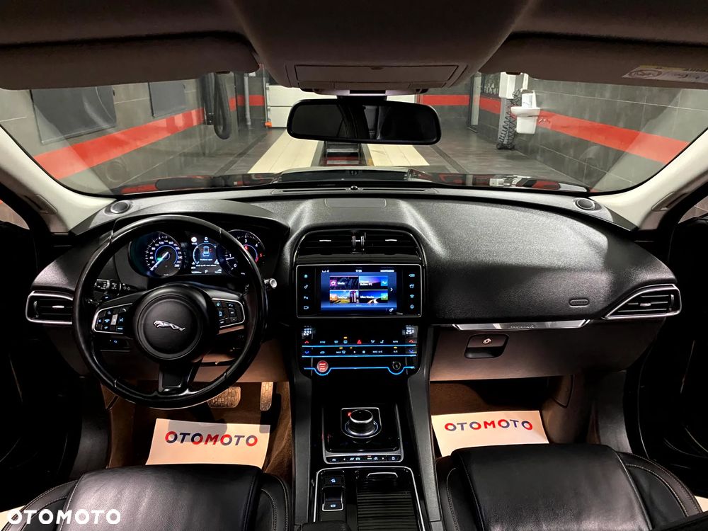 Jaguar F-Pace 20d Pure - 21