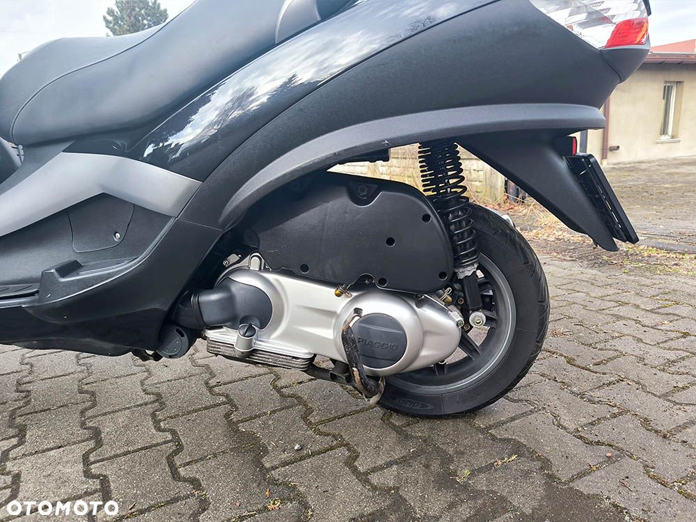 Piaggio MP-3 - 12