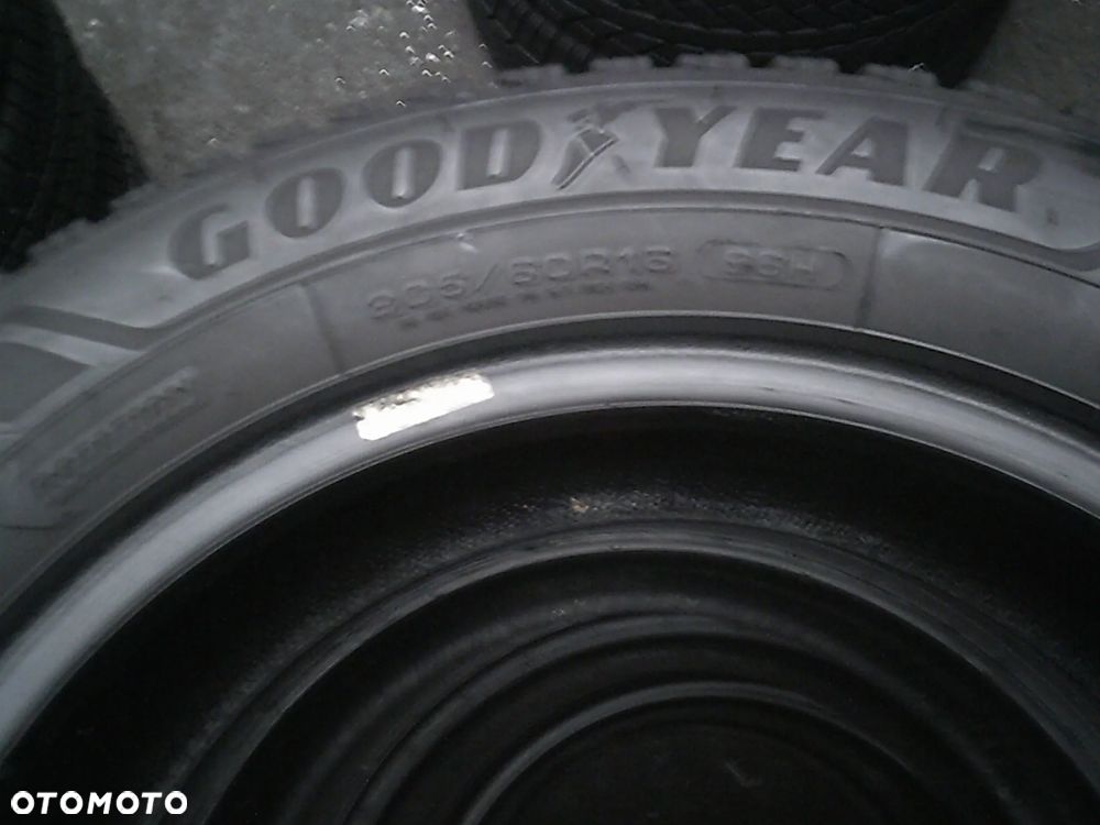 GOODYEAR Ultra Grip 9+ 205/60R16 6,6mm 2024 - 3