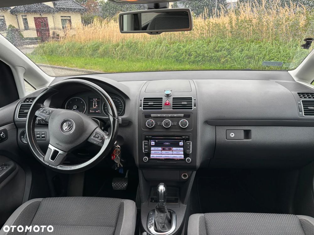 Volkswagen Touran - 6