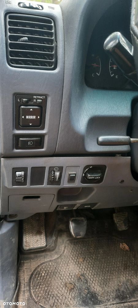 Toyota Land Cruiser - 11