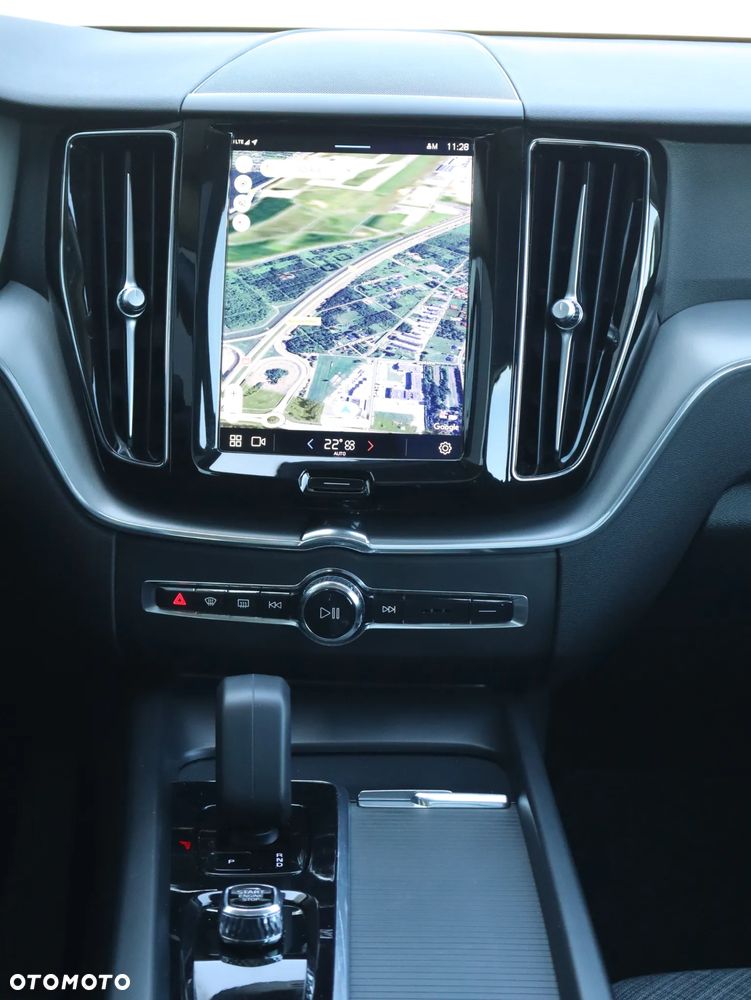 Volvo XC 60 T6 Plug-In Hybrid AWD Core - 13