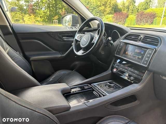 Jaguar F-Pace 2017 photo 5