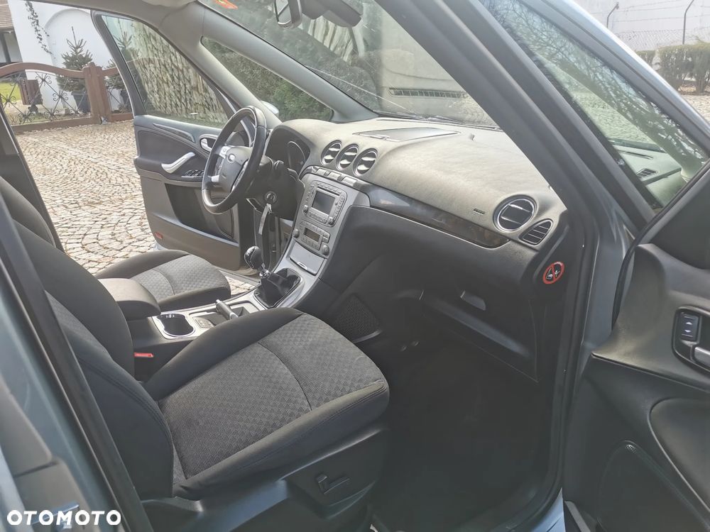 Ford Galaxy 2.0 TDCi Ghia - 8