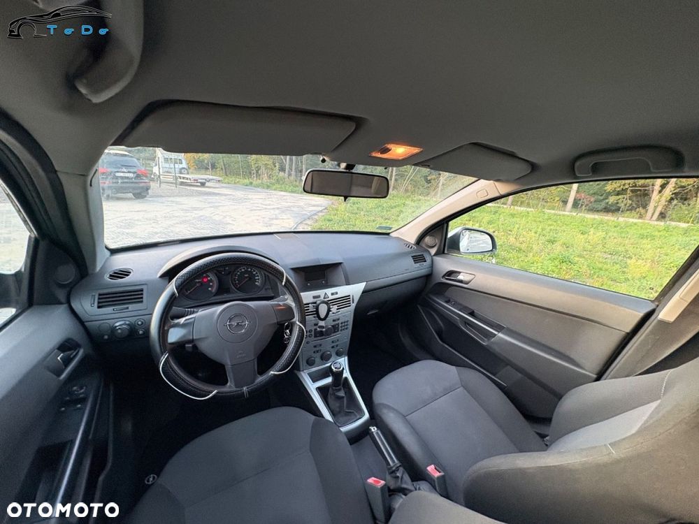 Opel Astra 1.6 Sport EU6 - 20