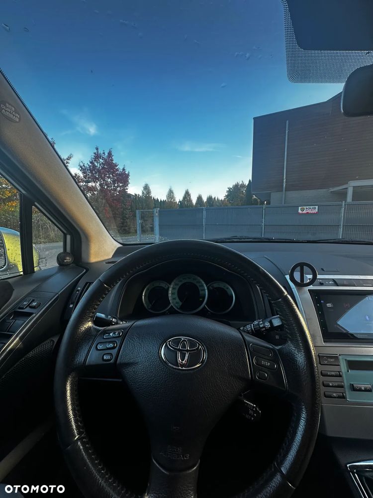 Toyota Corolla Verso 2.2 D-4D Prestige - 5