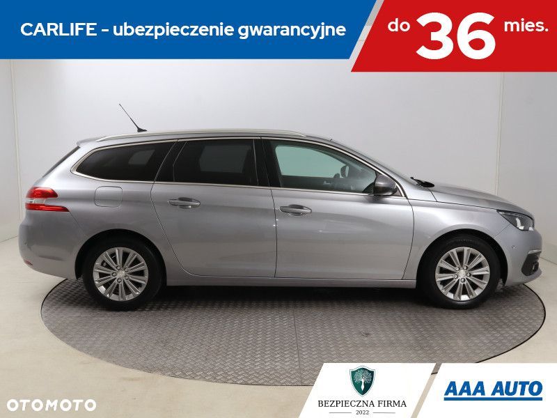 Peugeot 308 - 8