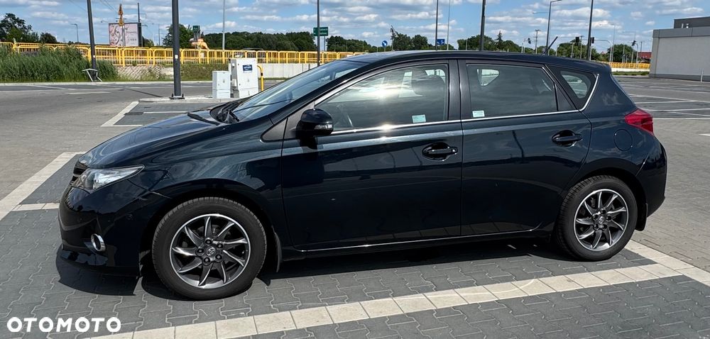 Toyota Auris 1.6 Premium + - 20