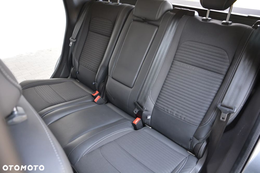 Ford Kuga 2.0 TDCi 2x4 Titanium - 24