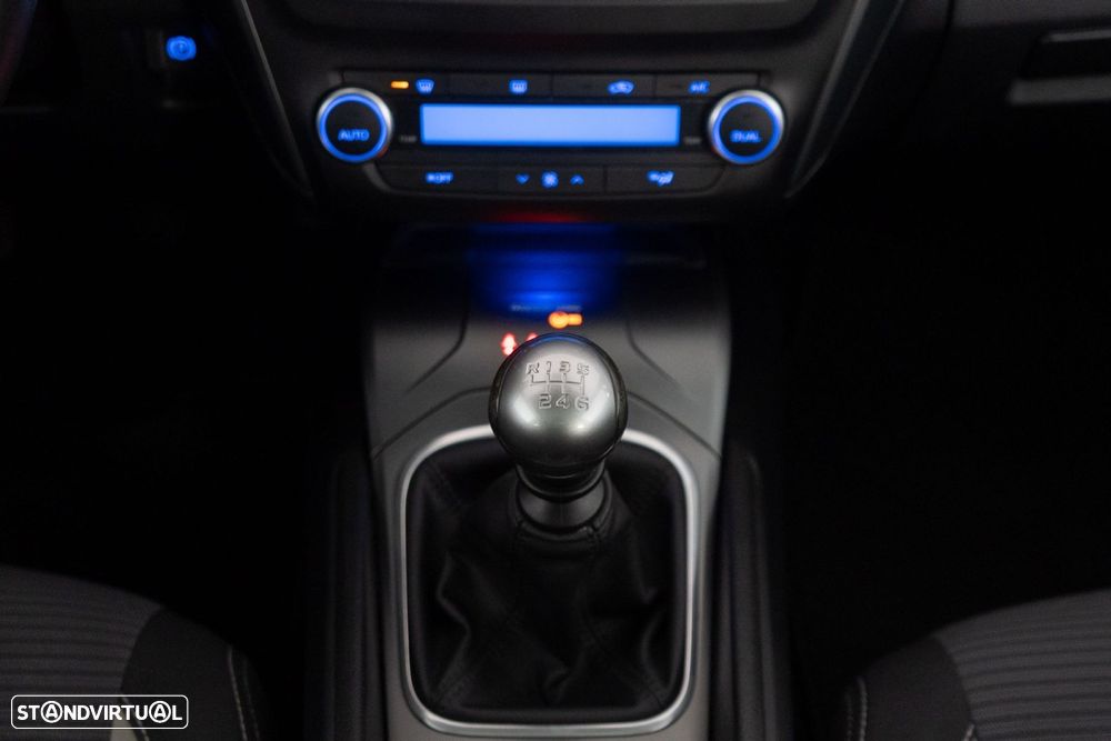 Toyota Avensis Touring Sports 1.6 D-4D Luxury+GPS - 24