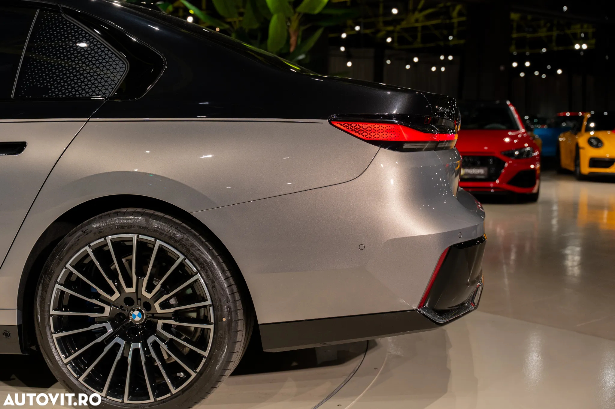 BMW Seria 7 740d xDrive MHEV - 19