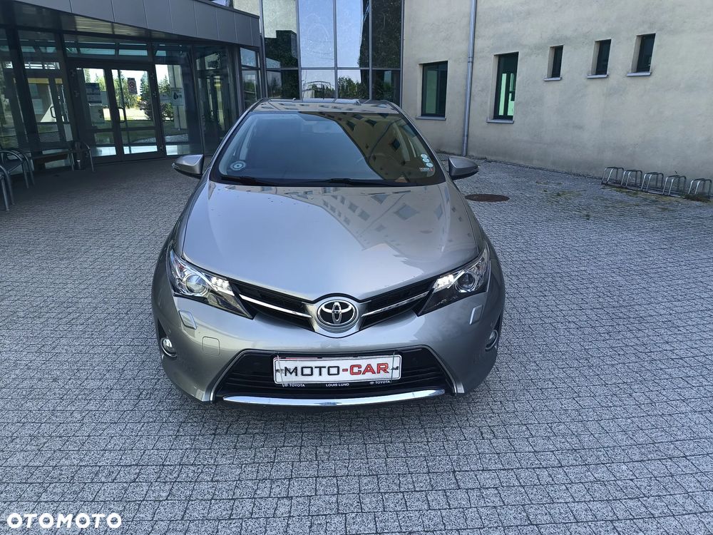 Toyota Auris 1.6 Sol - 2