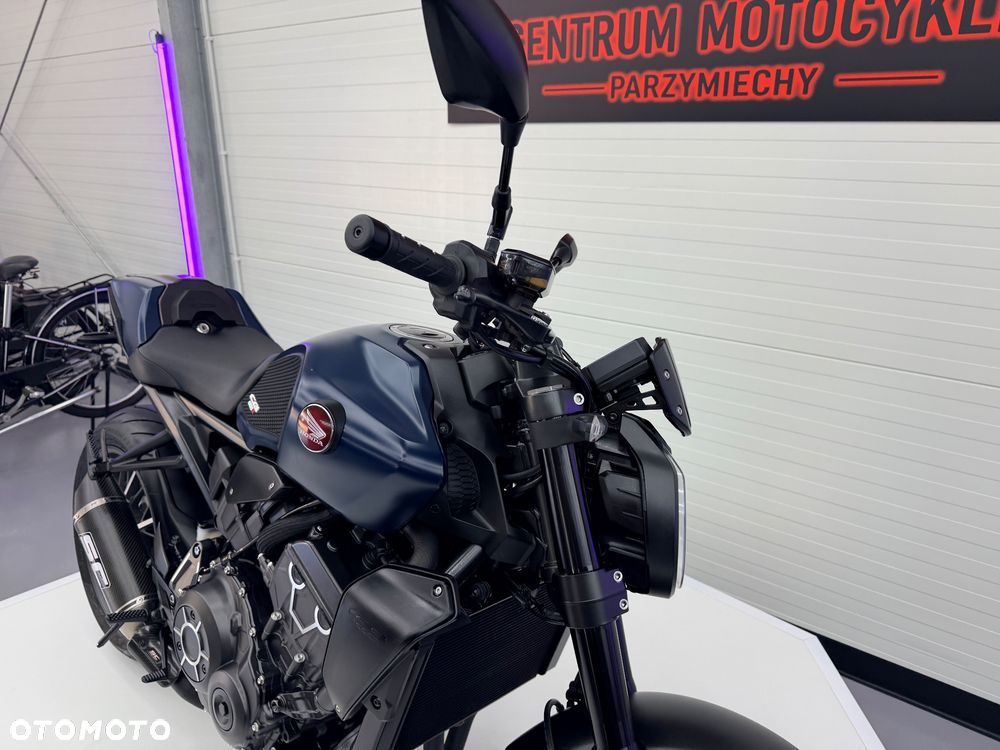 Honda CB - 23