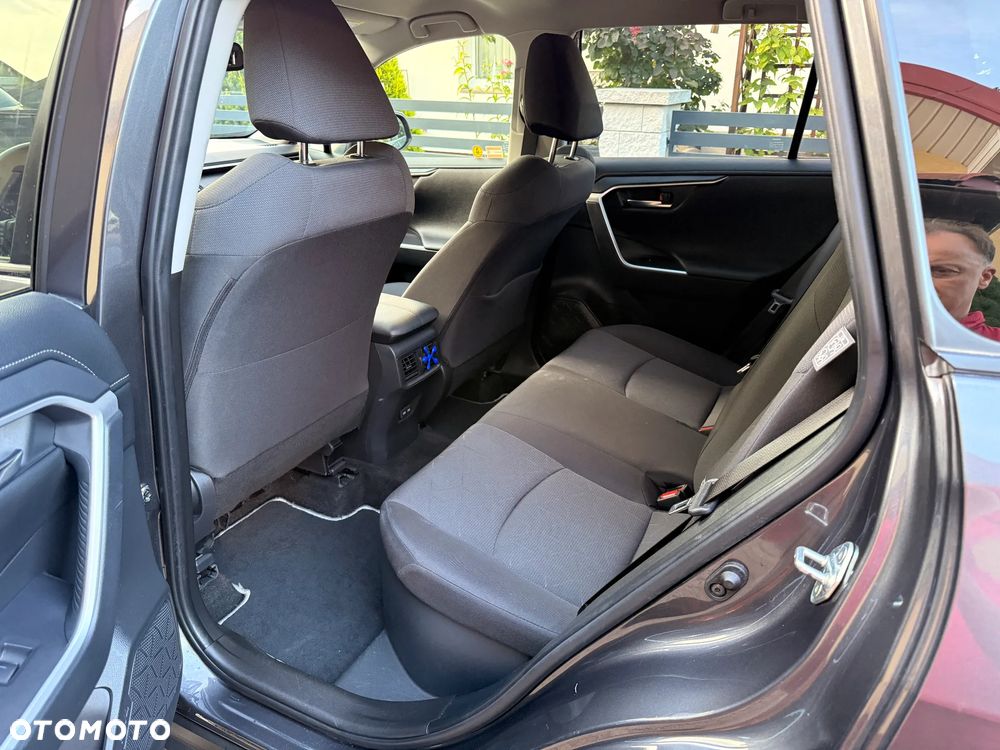 Toyota RAV4 - 8