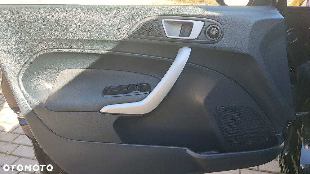 Ford Fiesta 1.25 Champions Edition - 24