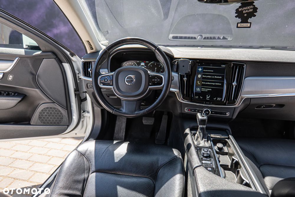 Volvo V90 D4 Momentum - 18