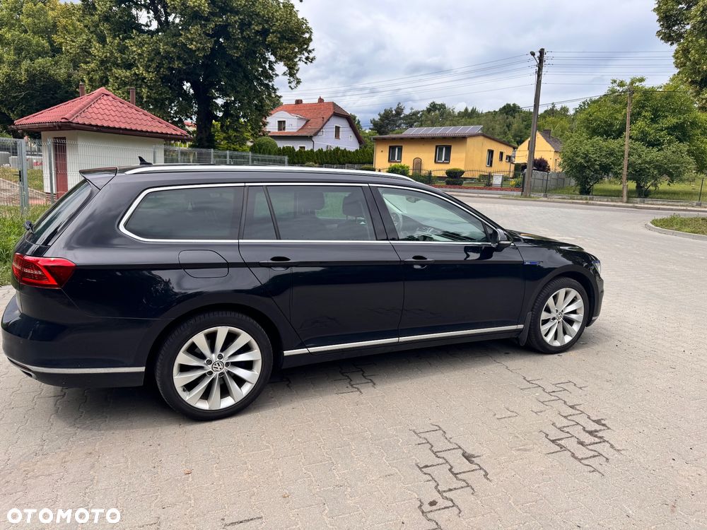Volkswagen Passat - 4