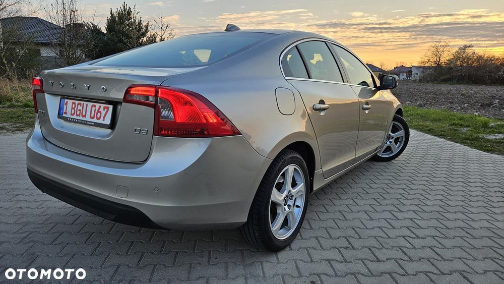 Volvo S60 D3 Summum - 12